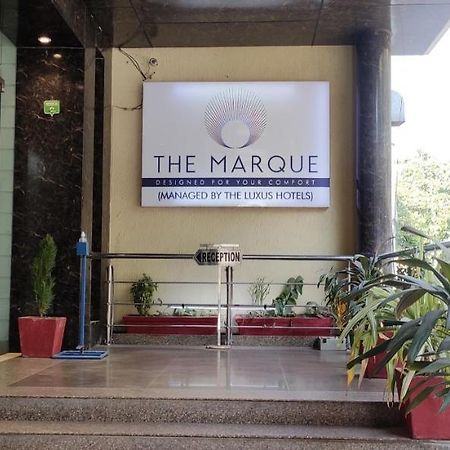 Hotel The Marque Mathura Extérieur photo